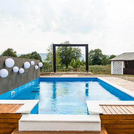 Skriveni Raj Guest House Gornji Milanovac Eksteriør bilde