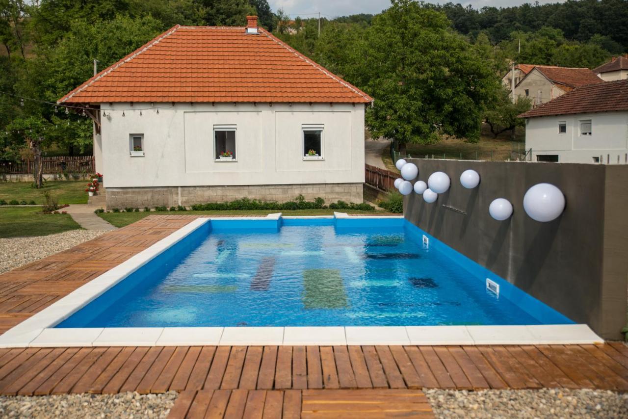 Skriveni Raj Guest House Gornji Milanovac Eksteriør bilde
