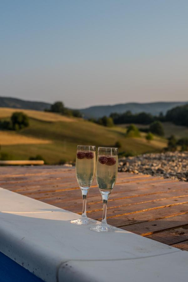 Skriveni Raj Guest House Gornji Milanovac Eksteriør bilde