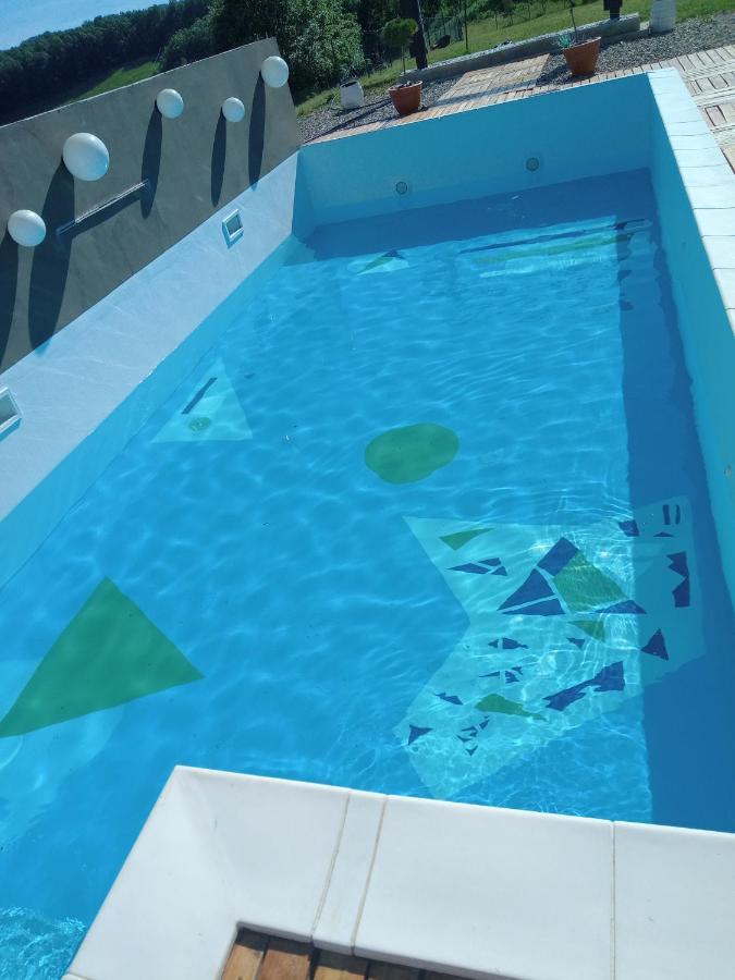 Skriveni Raj Guest House Gornji Milanovac Eksteriør bilde