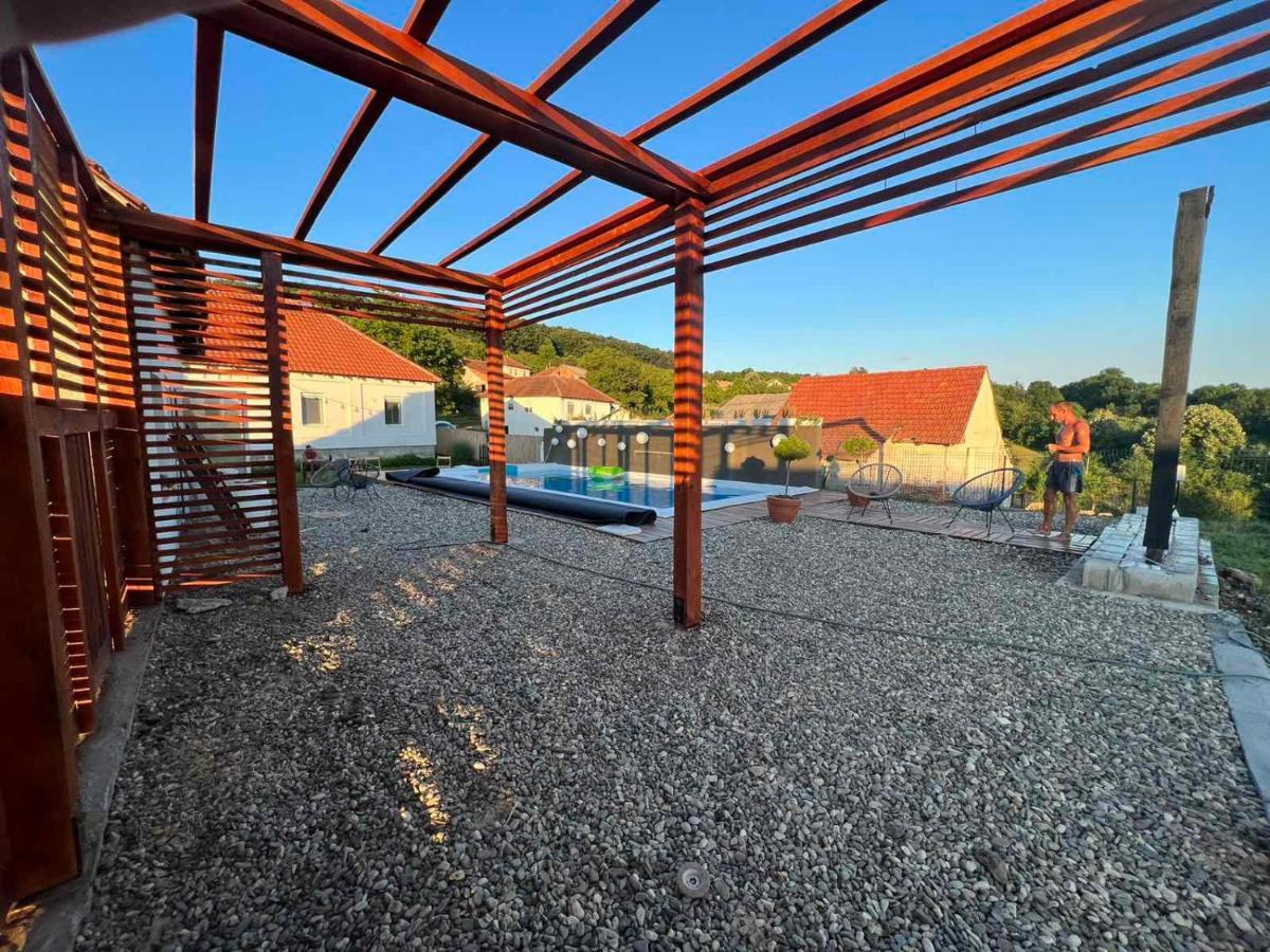 Skriveni Raj Guest House Gornji Milanovac Eksteriør bilde