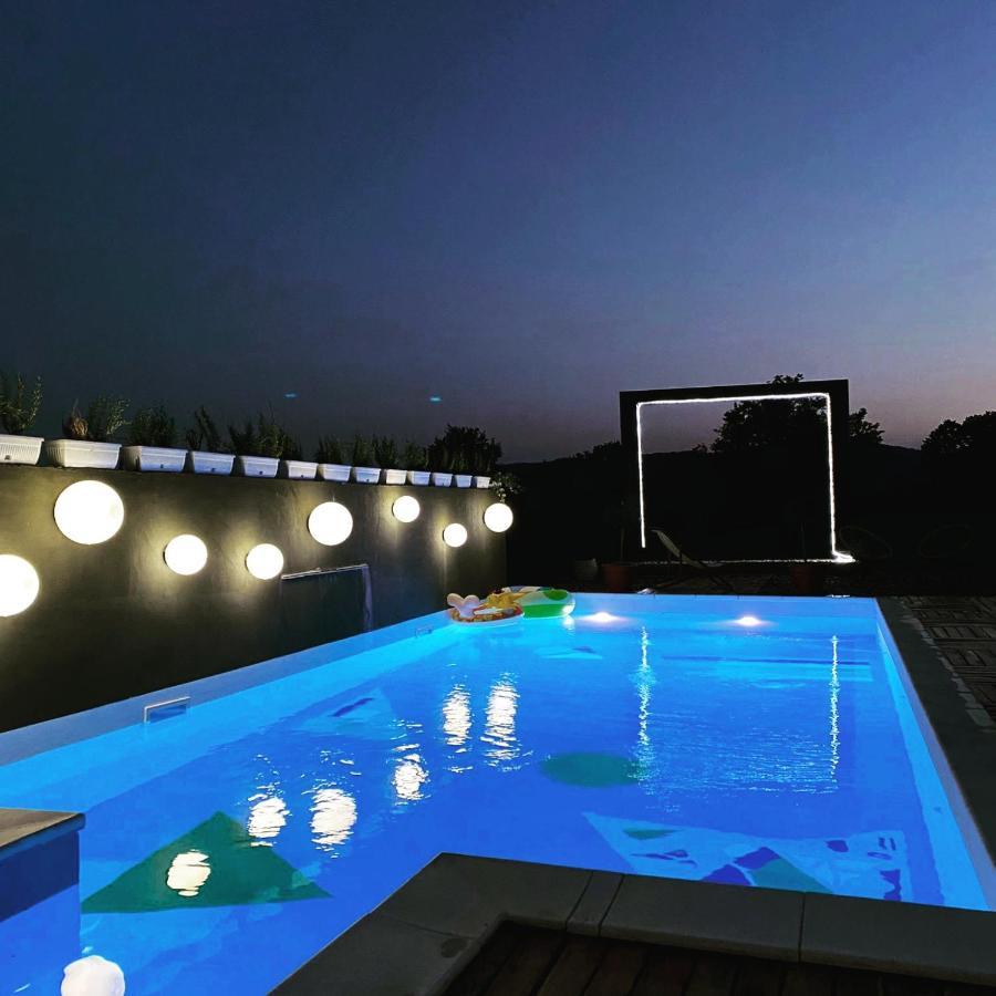 Skriveni Raj Guest House Gornji Milanovac Eksteriør bilde